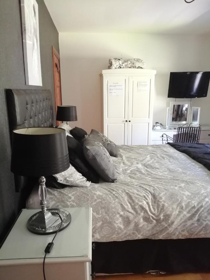 J And J Guest House Ballycastle Εξωτερικό φωτογραφία